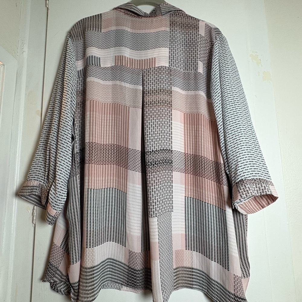 Women's Geometric Patterned Button Front Blouse, 3/4 Sleeves, Size 3XL - Picture 3 of 10